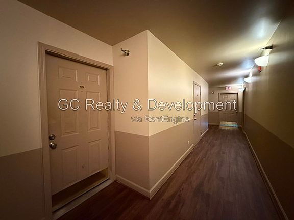 2nd image of 105 Glengarry Dr APT 105