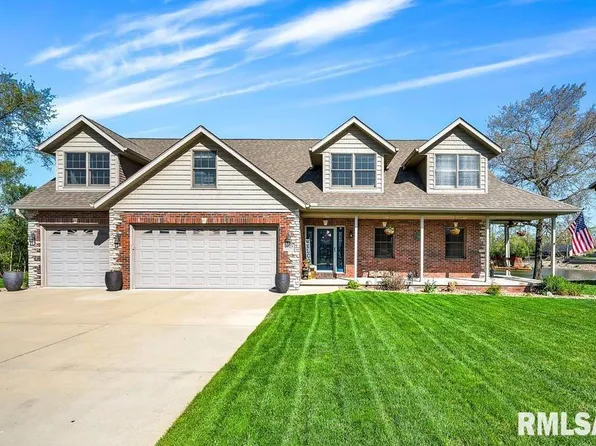 2025 Dane Kelsey Dr, Pekin, IL 61554