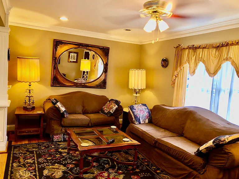 1599 Idlehour Dr — Photo 5