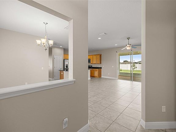 4th image of 5015 SE 91st Ln