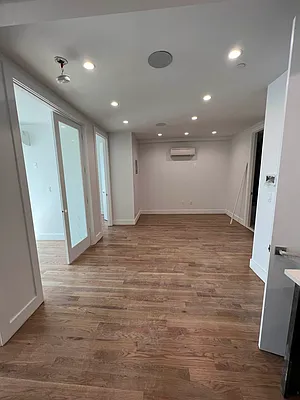 Rented by Nooklyn NYC LLC | media 24