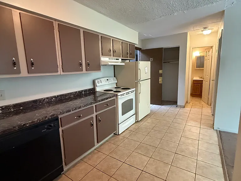 1855 Burnet Ave — Photo 14