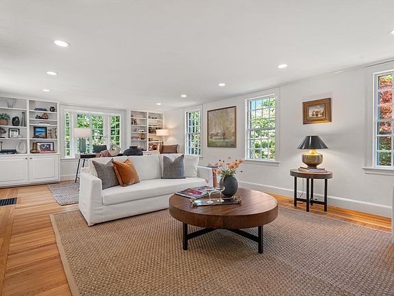 4th image of 25 Chestnut Hill Rd