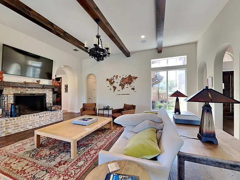 7916 Bella Flora Dr — Photo 3