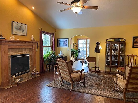 2nd image of 880 Eagles Way