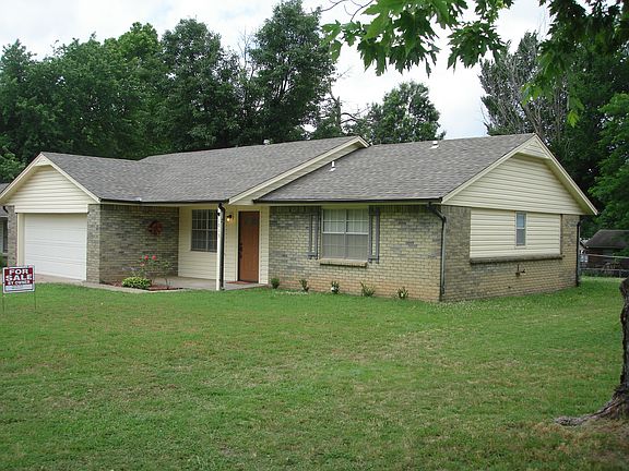 4th image of 1013 S Wewoka Ave