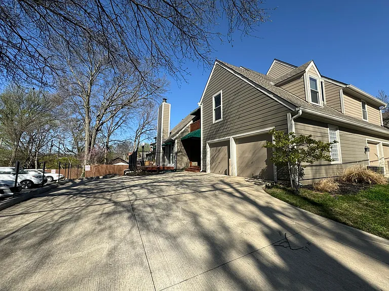 3806 Pennsylvania Ave — Photo 25