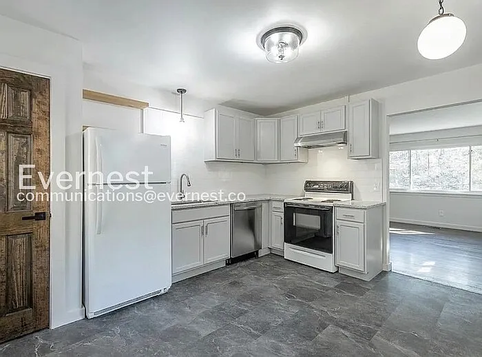 167 W Ridgewood Ave — Photo 4