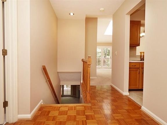 5th image of 5085 White Chapel Ln