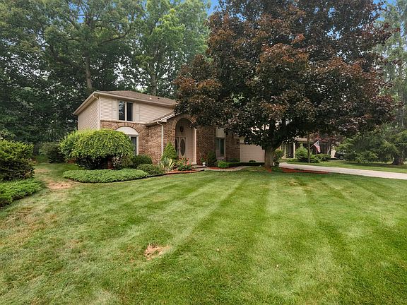 4th image of 885 Medinah Dr