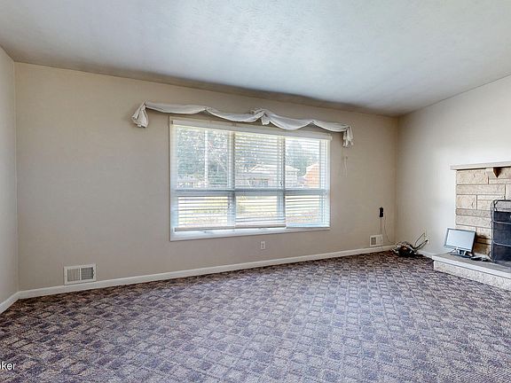 4th image of 305 Harpers Ferry Rd