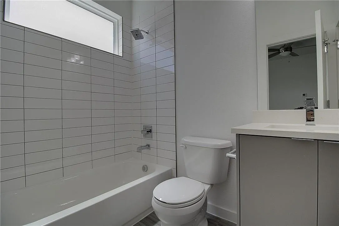 3 bed, 3.5 bath, 1800 sqft, $3,475 — Photo 4