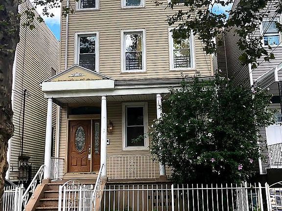 5th image of 56 Gardner Ave APT 4