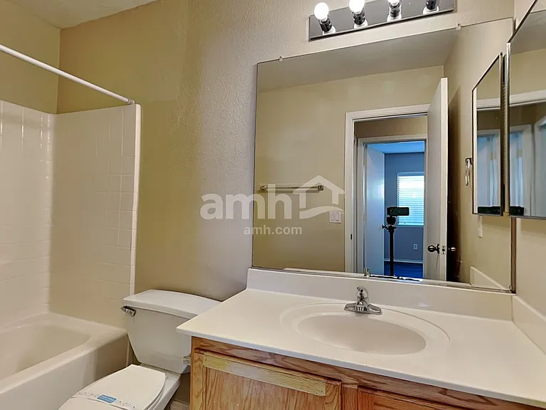 6323 W Winslow Ave — Photo 16