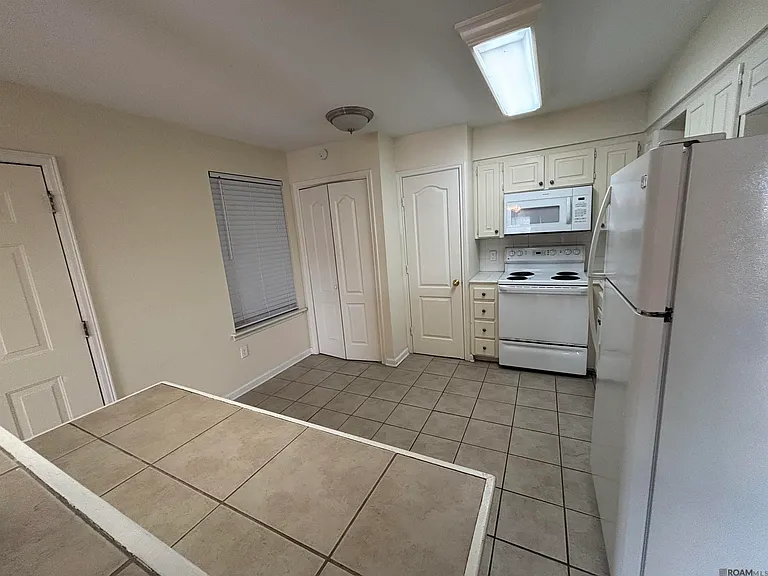 445 W Parker Blvd #3 — Photo 8