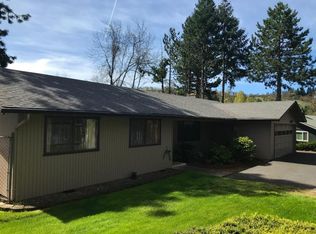 1452 Angelcrest Dr, Medford, OR