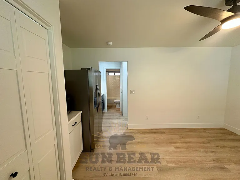 207 Robin Dr — Photo 4