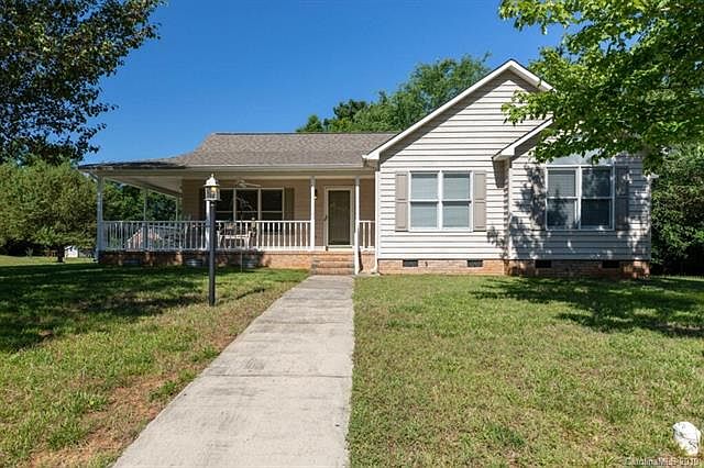1st image of 2133 Fox Creek Ln
