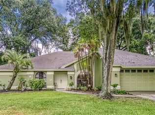 2886 Hammock Dr, Plant City, FL 33566