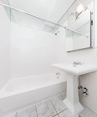 Rented by REAL New York | media 9
