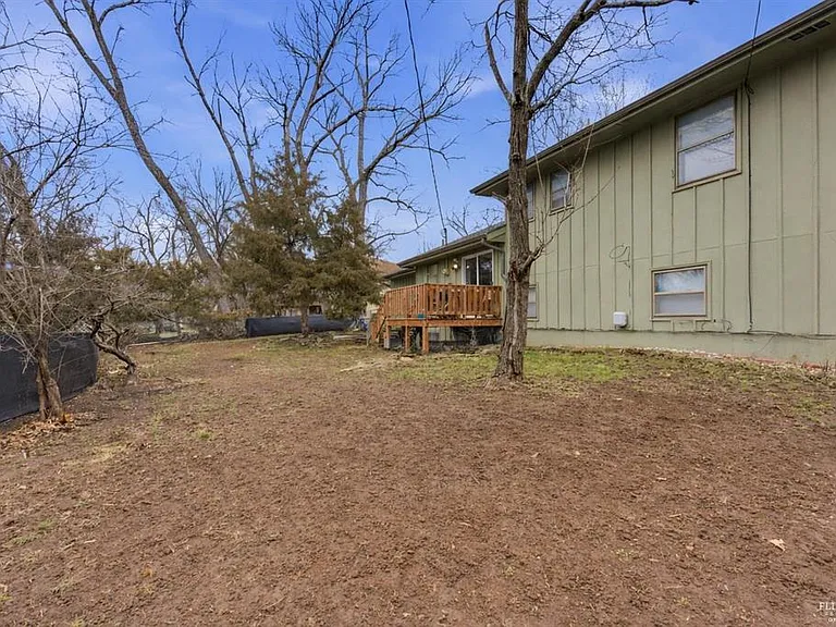 1333 Overlook Dr — Photo 29