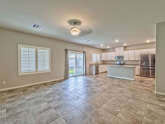 4th image of 4031 Beech Fern Ave