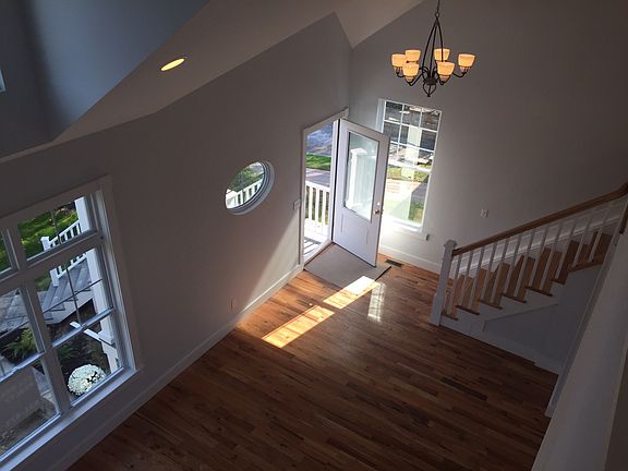 4th image of 76 Lakeview Dr