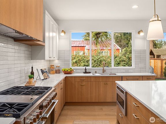 4th image of 13693 NE 101st Street