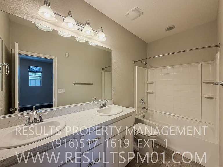 1041 Bridlewood Dr — Photo 18