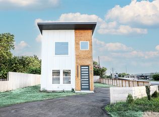 404 W Wichita St, Bowie, TX 76230