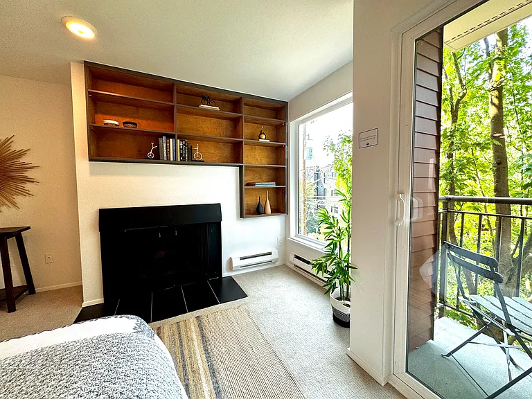 410 13th Ave E #Penthouse 3 — Photo 12