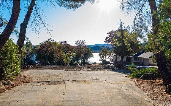 4th image of 18703 N Shore Dr