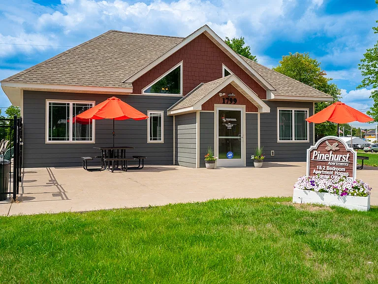 Linden Street Apartments — Photo 12