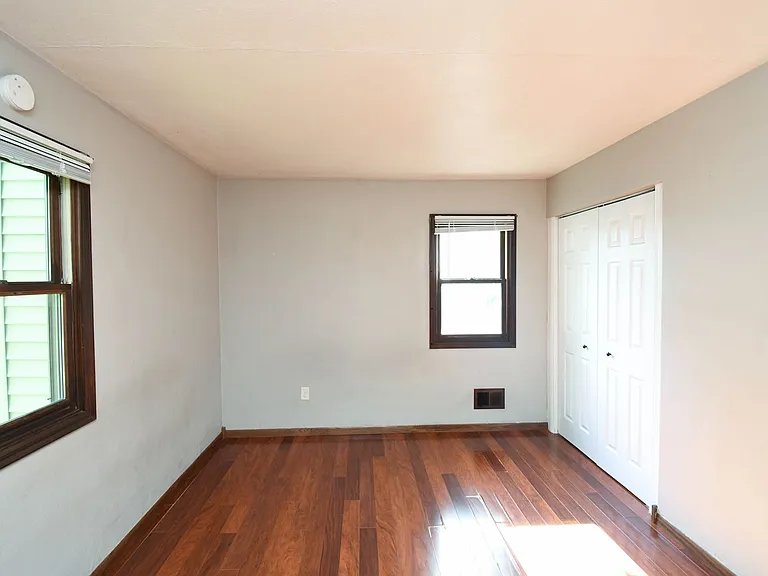 900 S Marday Ave — Photo 10