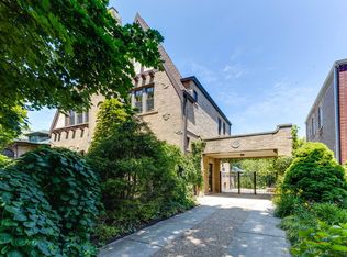 2442 W Morse Ave, Chicago, IL 60645