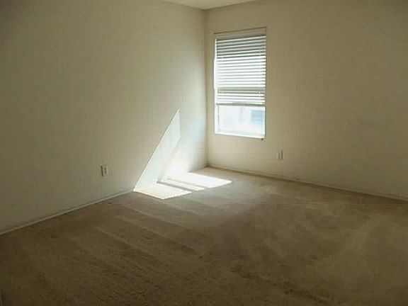 5th image of 8720 Hunters Creek Dr