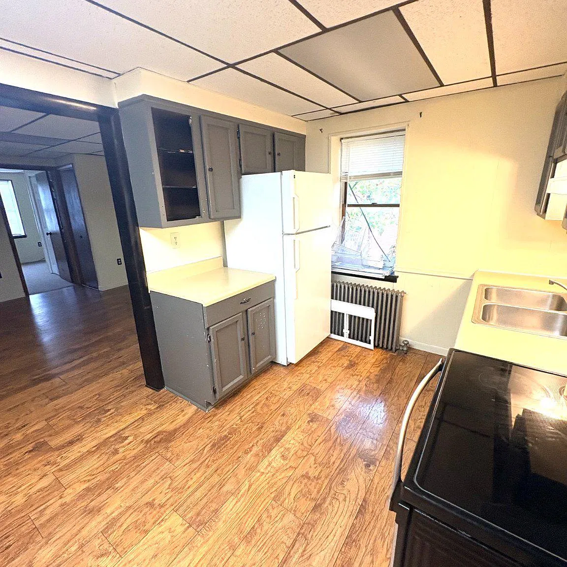 2 bed, 1.0 bath, 1644 sqft, $1,150 — Photo 2