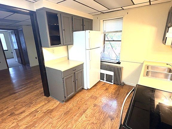 2nd image of 411 E Mifflin St APT 2