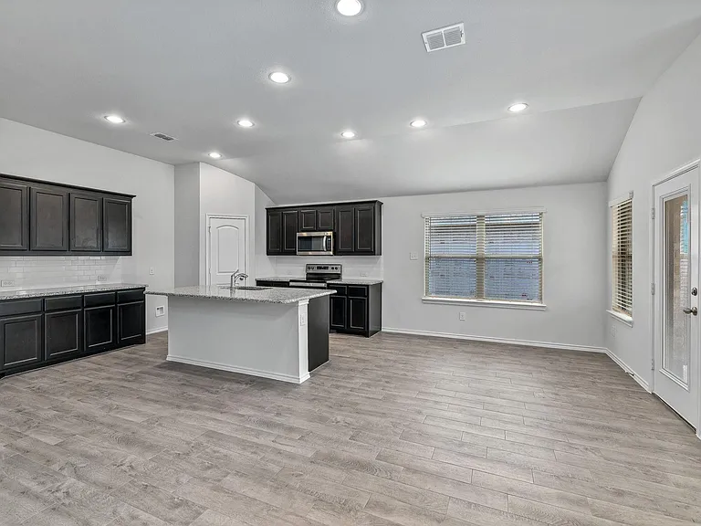4317 Cordata Dr — Photo 9