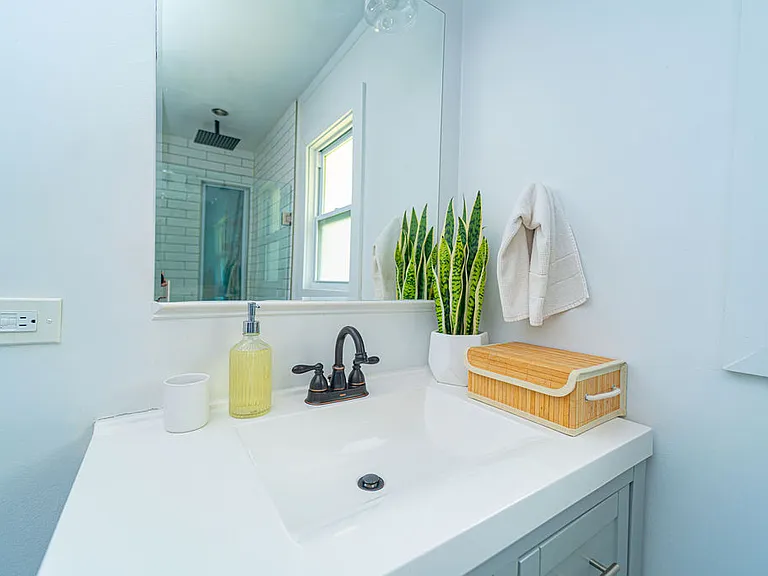 1193 Hillwood Ct SE — Photo 5