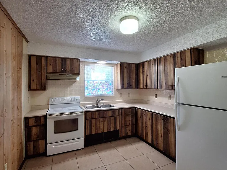 246 Jepson St #B — Photo 2