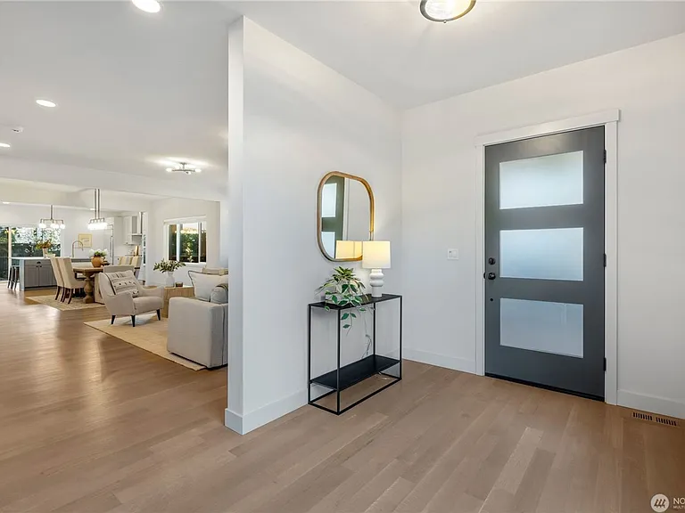 10317 Sand Point Way NE — Photo 2