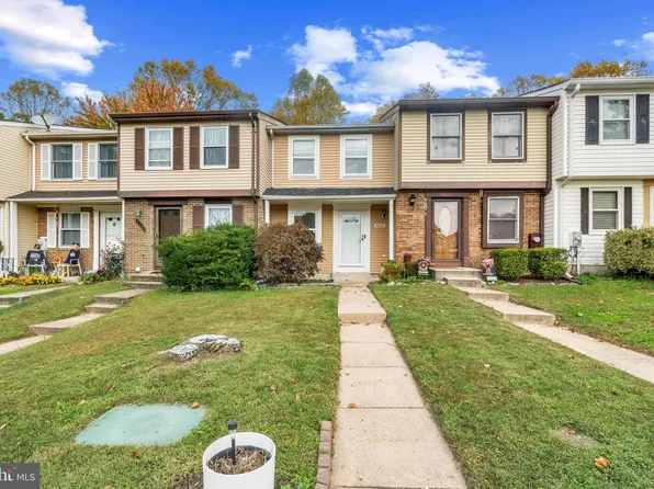 3628 Robin Air Ct, Pasadena, MD 21122