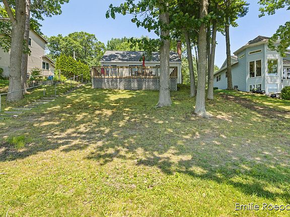 4th image of 9781 Midshore Dr