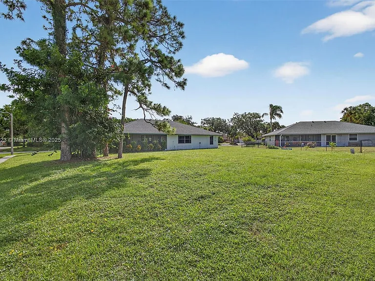 100 Miramar Ave — Photo 34