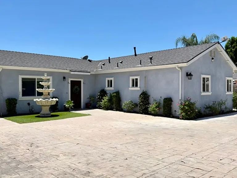 21224 W Rinaldi St — Photo 7