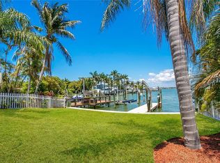 303 Bath Club Blvd N, North Redington Beach, FL 33708