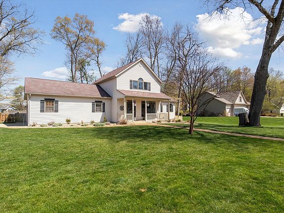 2nd image of 25542 Joelle Ct