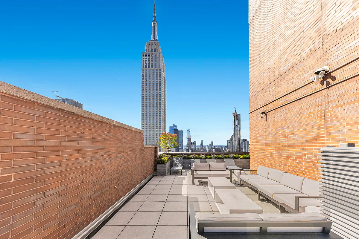 49 East 34th Street — Photo 4