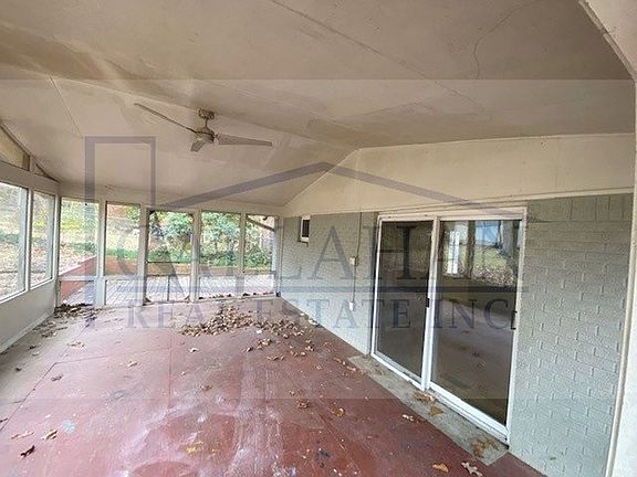 5th image of 5010 Arlington Dr